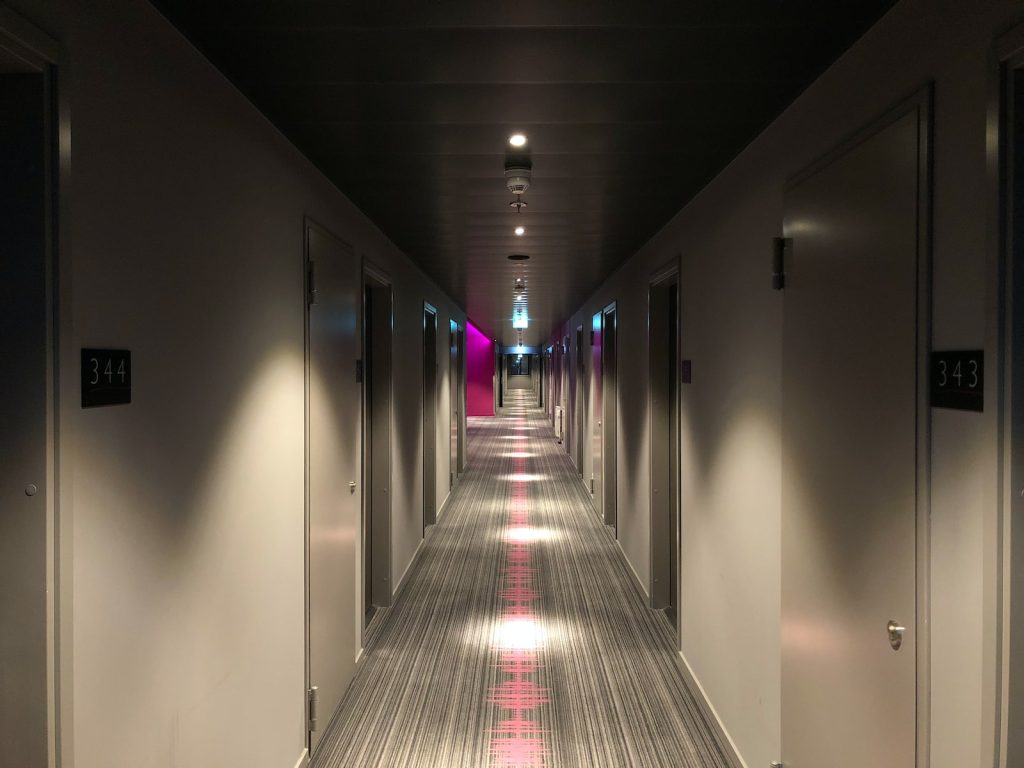 Couloir d'un hôtel