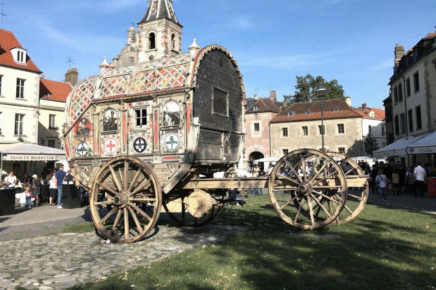 La demeure itinérante : exposition et patrimoine au château