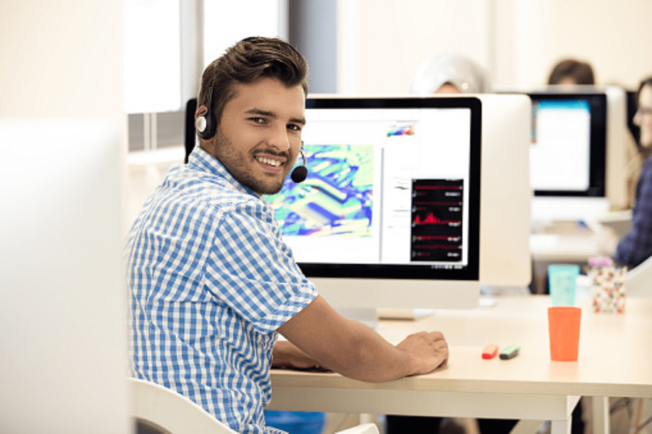 Avoir recours à une formation en ligne pour devenir un bon graphiste