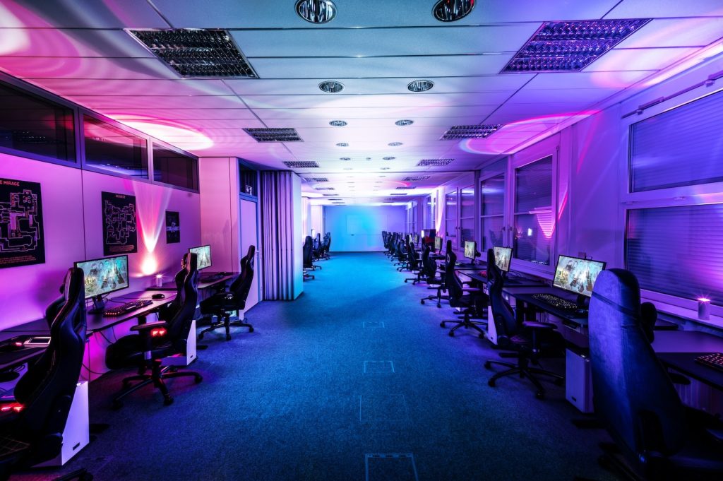 espace avec des ordinateurs